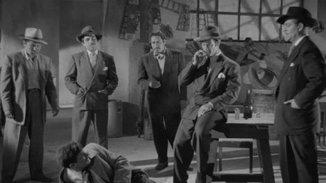 El Medallon del crimen_1©Les Films du Camelia.png
